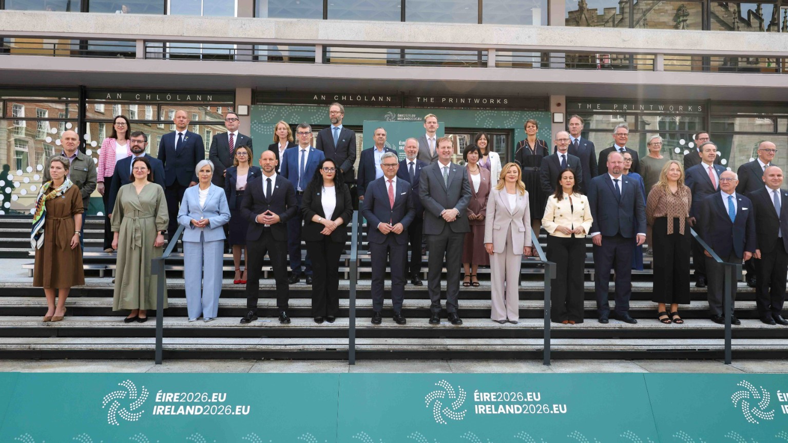 Group photo of EU justice and home affairs ministers standing on steps in Dublin
